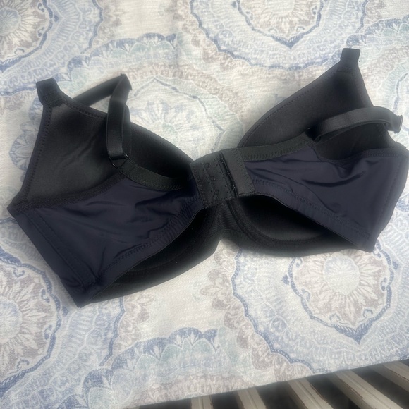 Women's Intimates Set - Black, White, and Tan Bras 36D - Picture 5 of 7
